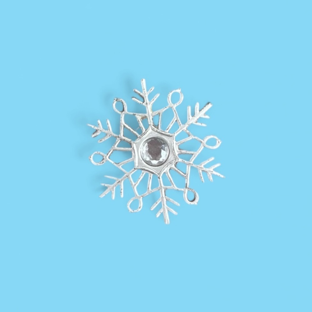 Vintage Silver Snowflake Pins | Winter | Holiday Brooches - Picture 3 of 5